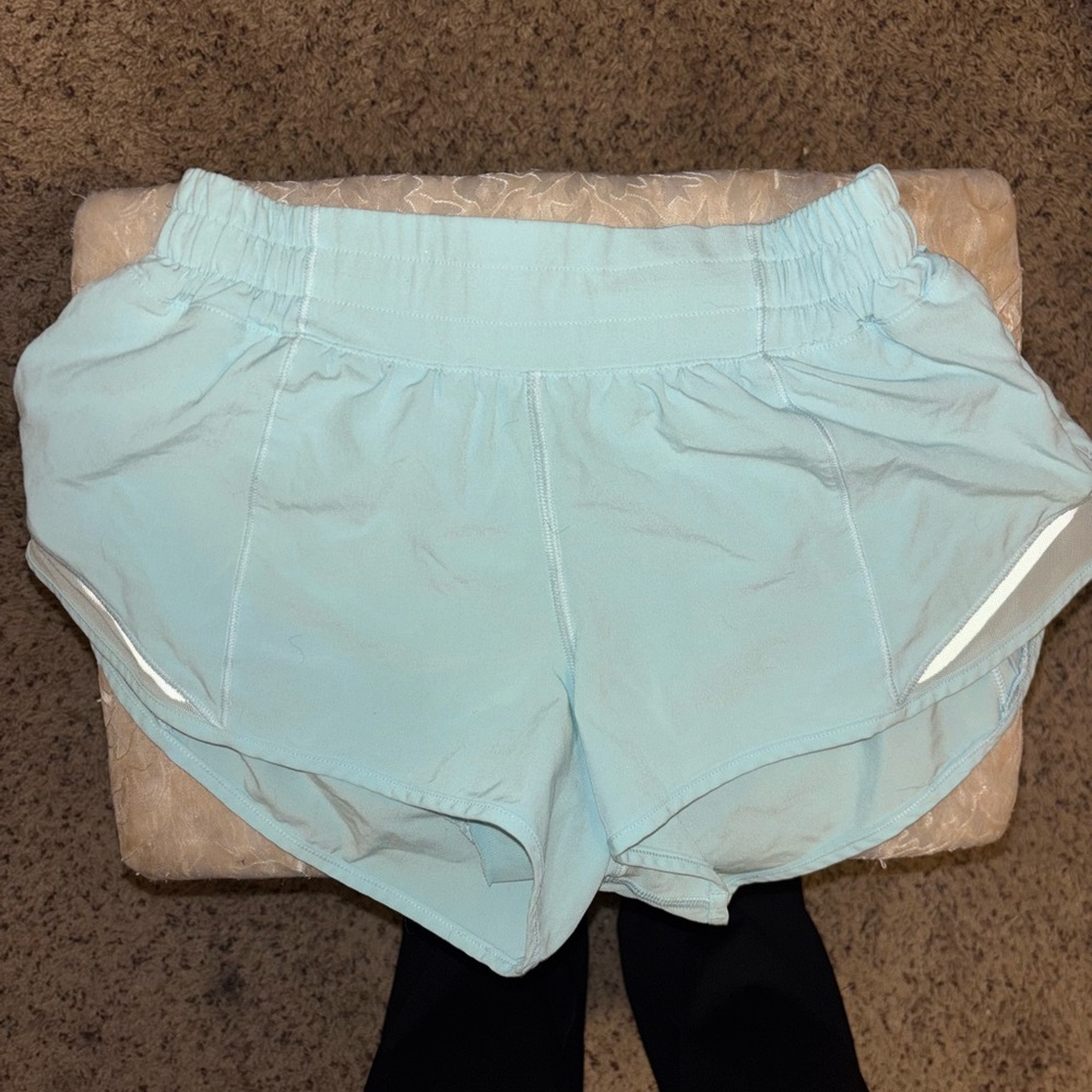 Women’s Lululemon Hotty Hot Low Rise shorts